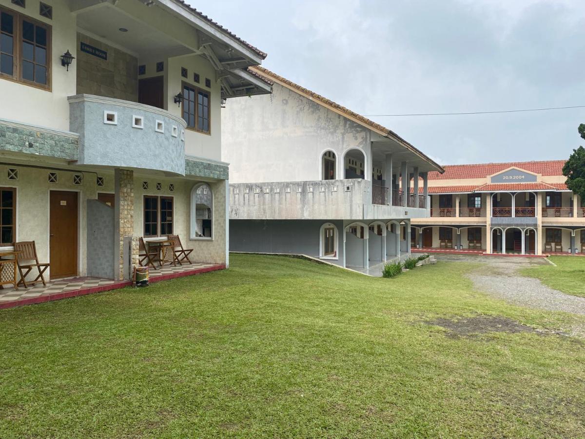 Hotel Puspa Sari Ciater Exteriér fotografie