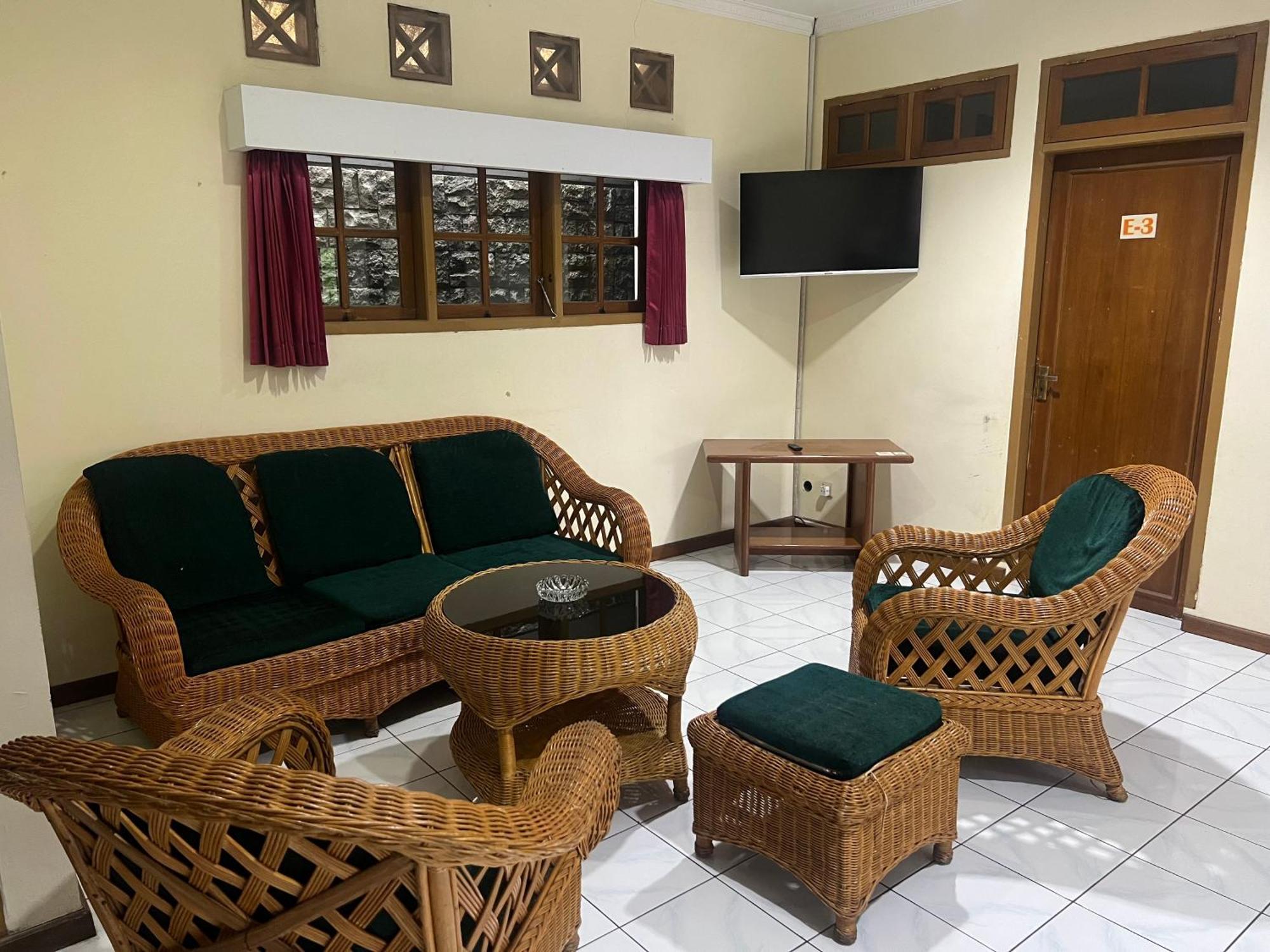 Hotel Puspa Sari Ciater Exteriér fotografie